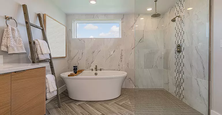 Luxury Master Bath Designs in Mineola